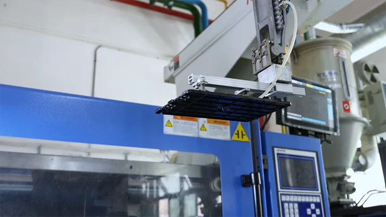 CNC demolding application in injection molding