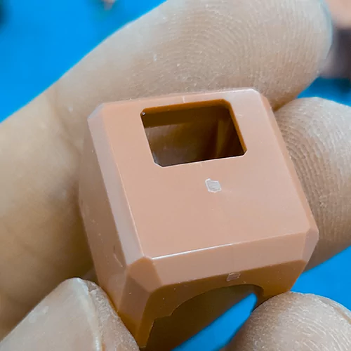 Parting line in injection molding