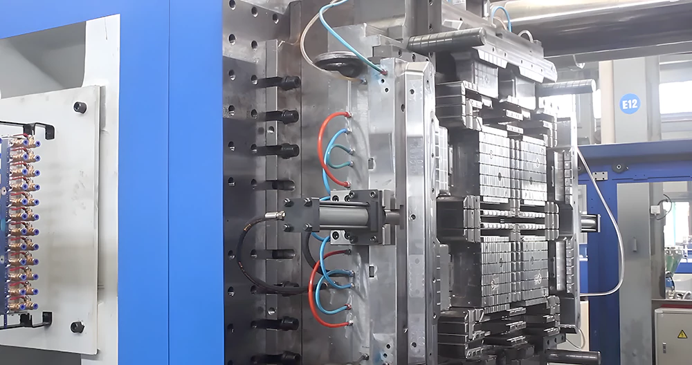 plastic injection mold for pallets